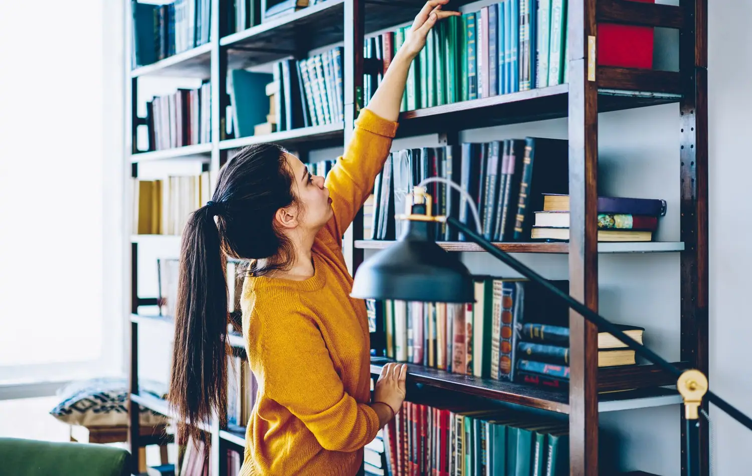 Jak zorganizować domową biblioteczkę w małej przestrzeni
