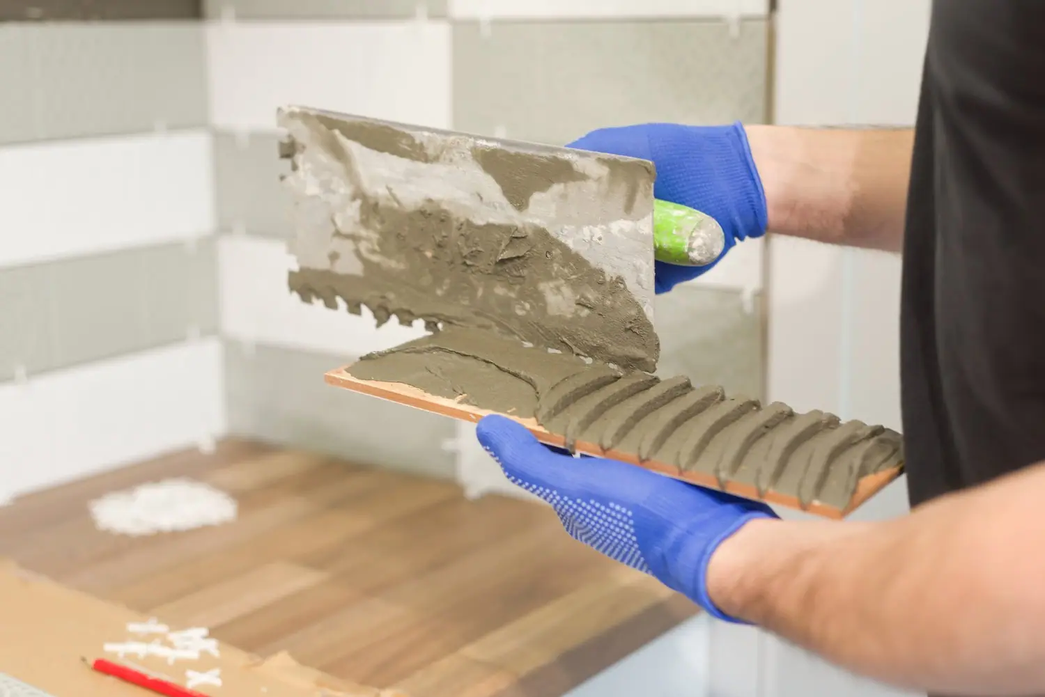 Jak wybrać odpowiedni klej do płytek ceramicznych